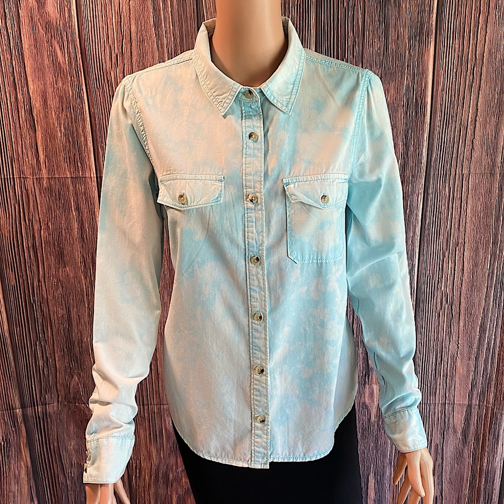 Life in progress light blue & white cloud boho button down blouse size medium